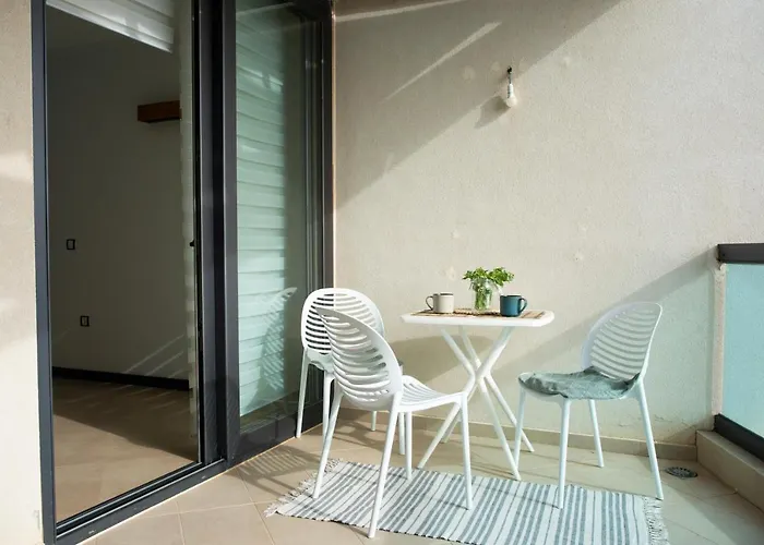 Ocean View Penthouse El アパート *