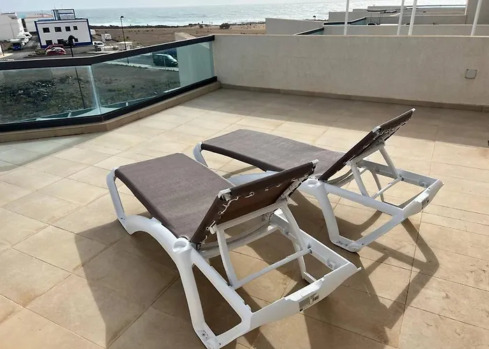 Ocean View Penthouse El アパート