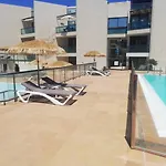 Ocean View Penthouse El شقة